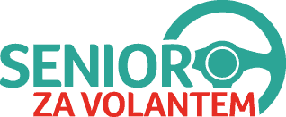 Osobní řidič senior s klíčem na volantě, bezpečnost a zkušenosti na silnici.